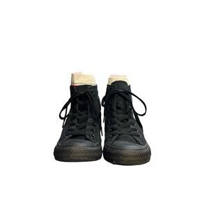 Chuck Taylor Canvas All-Stars
*LIKE NEW
*BLACK ON BLACK color way